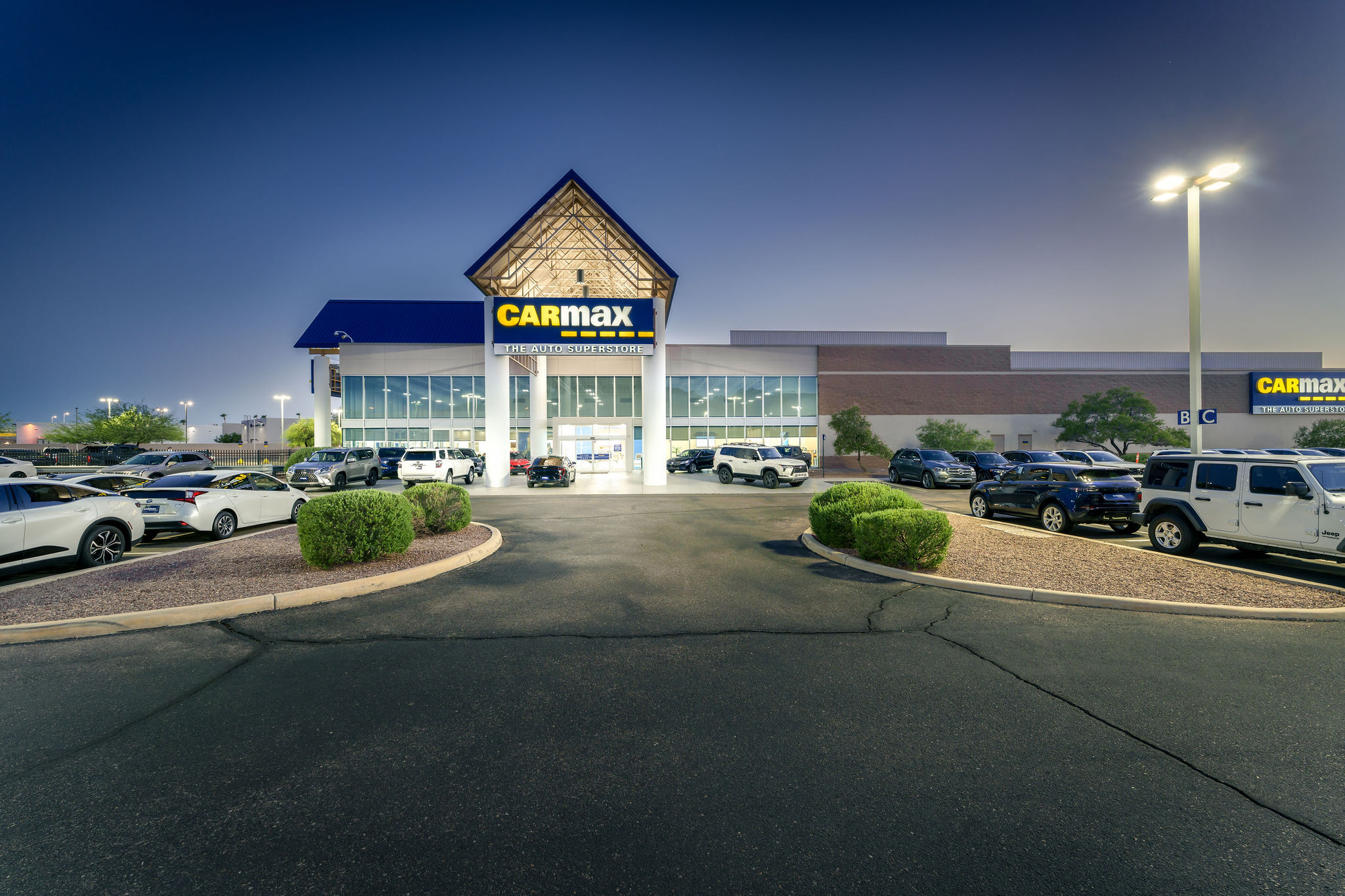 CarMax on Oracle Rd