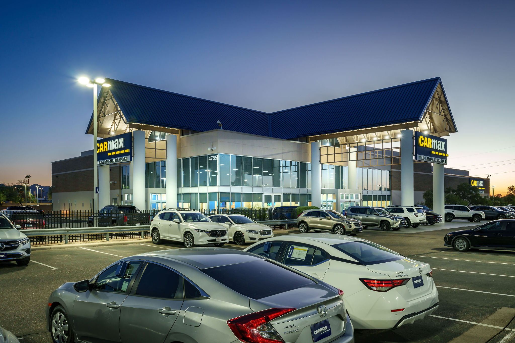 CarMax on Oracle Rd